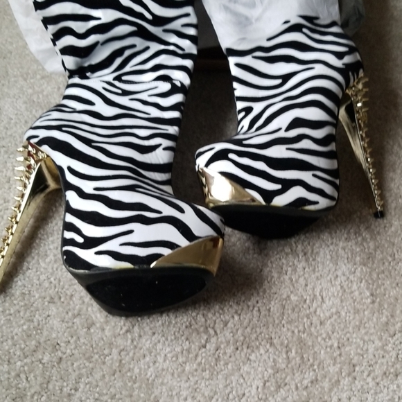 Step in 2025 with style - Picture 2 of 3